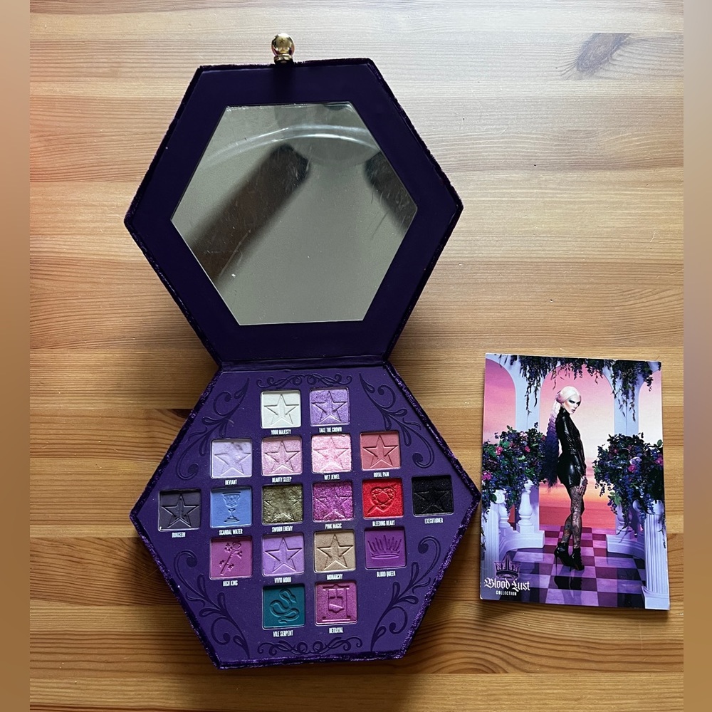 Jeffree Star Blood Lust eyeshadow Palette